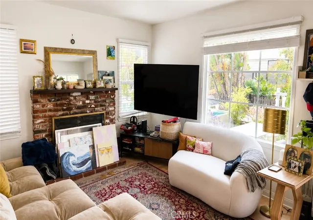 Homes for sale in Manhattan Beach, CA | 424 9Th St, Manhattan Beach, CA 90266 | MLS# SB26122482