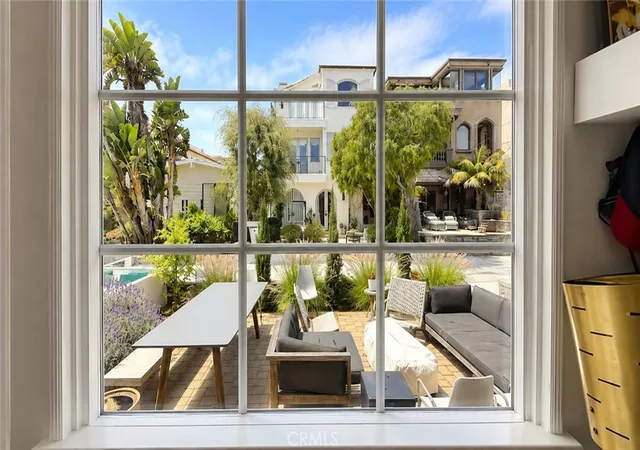 Homes for sale in Manhattan Beach, CA | 424 9Th St, Manhattan Beach, CA 90266 | MLS# SB26122482