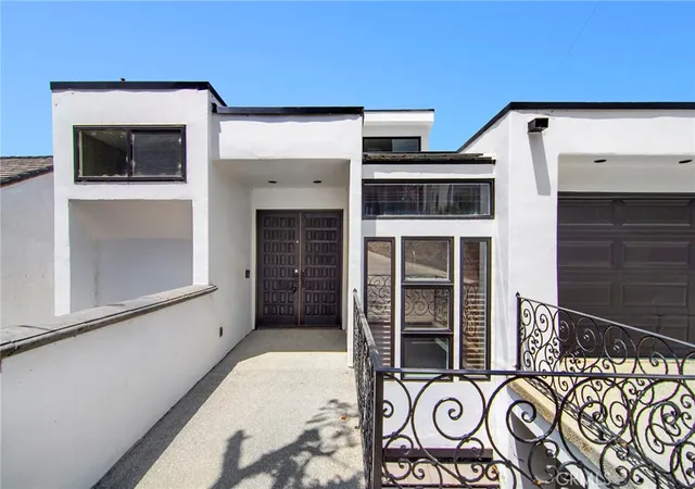 3rd image of 5247 Calatrana, Woodland Hills, CA 91364 | MLS# SR26120111