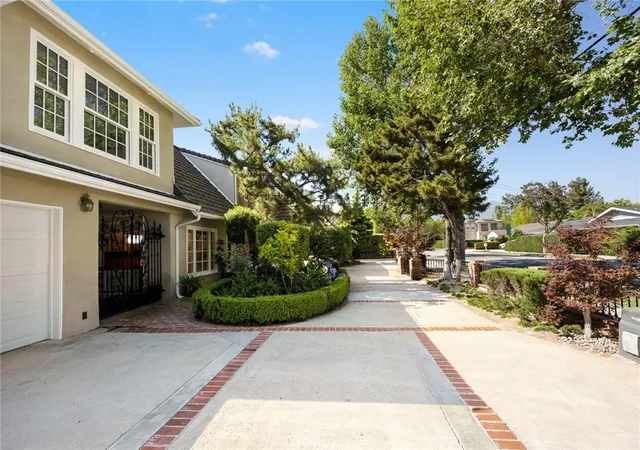 3rd image of 1321 Holly Ave, Arcadia, CA 91007 | MLS# AR26077963
