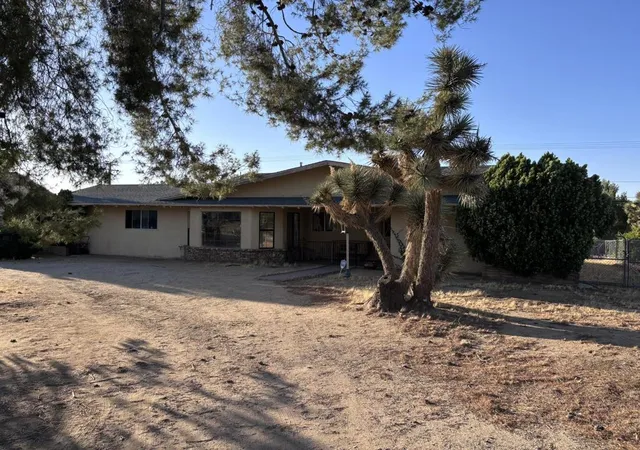 1st image of 57986 Joshua Ln, Yucca Valley, CA 92284 | MLS# 219148817DA