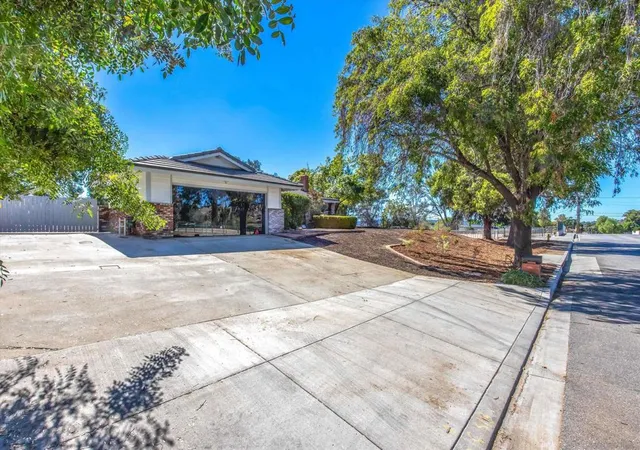 Photo 3 of Single family home for sale at 33155 Ave D, Yucaipa, CA 92399 | MLS# 260013656SD | Listing updated on 2026-09-21