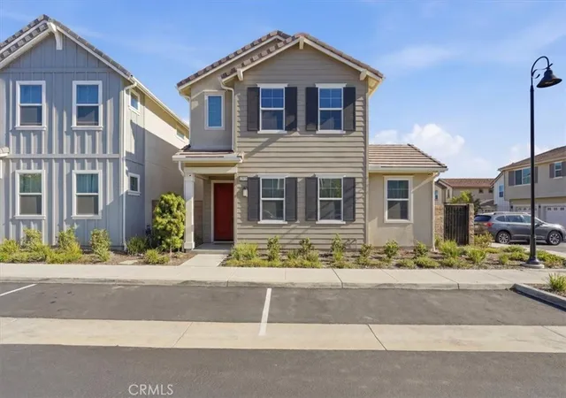 1st image of 13858 Sedum Ln, Fontana, CA 92336 | MLS# IG26105726