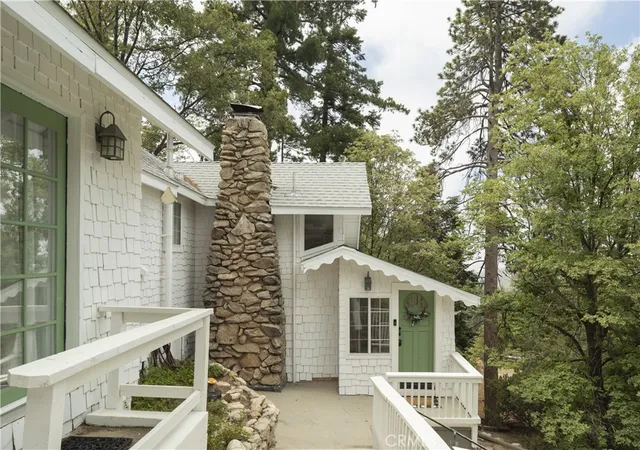 Photo 2 of Single family home for sale at 26498 Lake Forest Dr, Twin Peaks, CA 92391 | MLS# IG26120416 | Listing updated on 2026-10-01