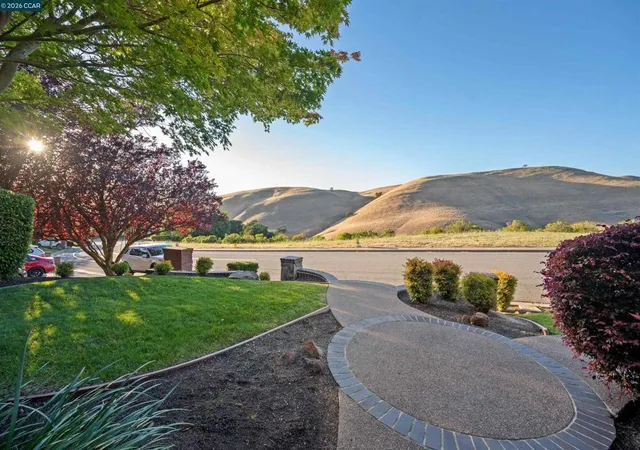 4th image of 1020 Pebble Beach Dr, Clayton, CA 94517 | MLS# 41137334