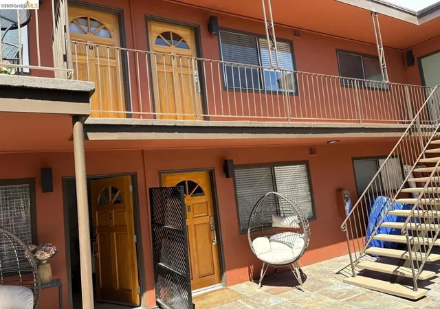 Listing Photo 2 - Condo for sale in building located at 1728 7Th St, Berkeley, CA 94710