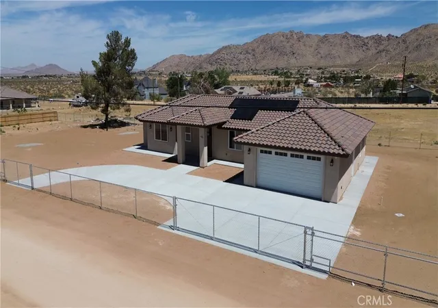 2nd image of 24980 Flint Rd, Apple Valley, CA 92307 | MLS# HD26121752