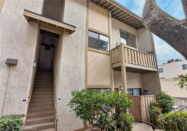 4th image of 18433 Hatteras #507, Tarzana, CA 91356 | MLS# SR26122742