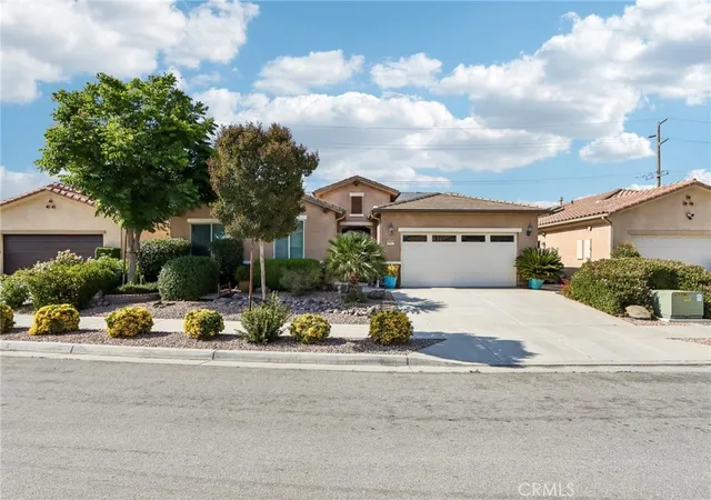 Photo 2 of Sale Pending at 5562 Corte Portico, Hemet, CA 92545 | MLS# SW26122762 | Listing updated on 2026-10-03