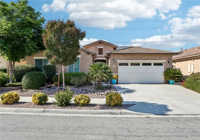 Photo 3 of Sale Pending at 5562 Corte Portico, Hemet, CA 92545 | MLS# SW26122762 | Listing updated on 2026-10-03