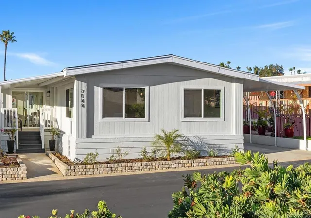 3rd image of 7144 Santa Rosa St, Carlsbad, CA 92011 | MLS# NDP2605427