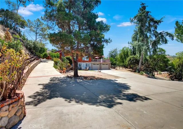 3rd image of 1026 Arnold Wy, Alpine, CA 91901 | MLS# PW26121929