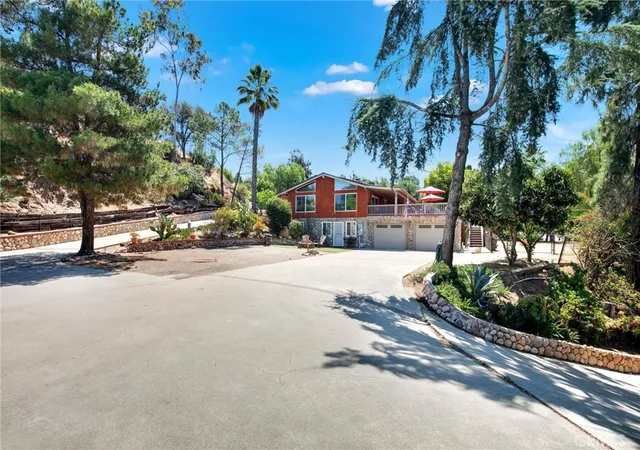 4th image of 1026 Arnold Wy, Alpine, CA 91901 | MLS# PW26121929