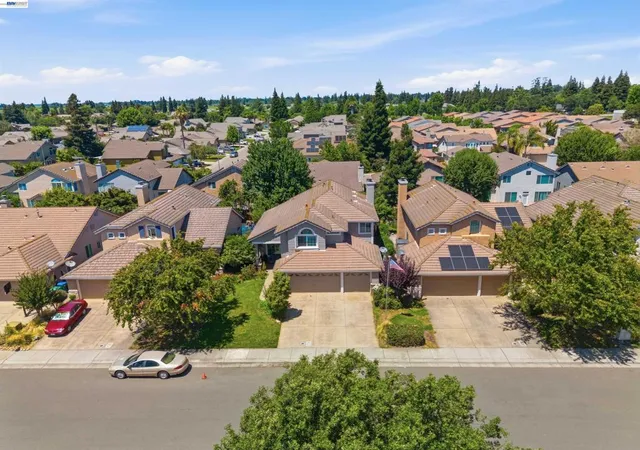 Photo 3 of Single family home for sale at 2627 Tejon St, Lodi, CA 95242 | MLS# 41137352 | Listing updated on 2026-09-23