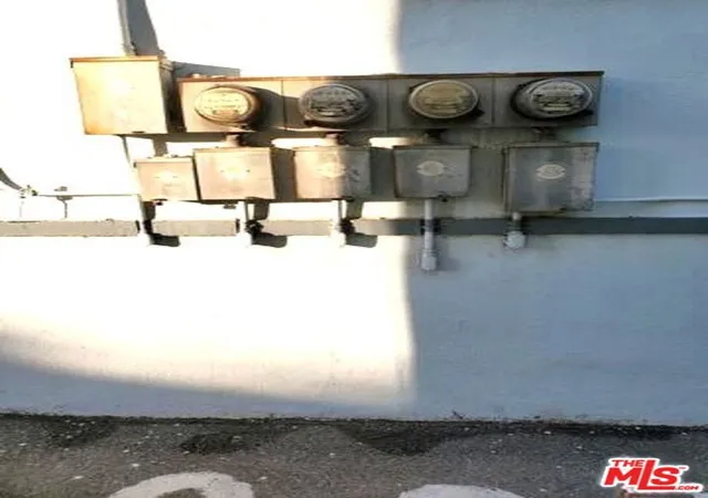Listing Photo 4 - Condo for sale in building located at 901 S Catalina St, Los Angeles, CA 90006