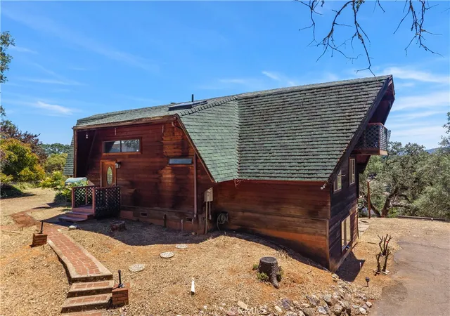 Homes for sale in Lakeport, CA | 1239 Boggs Ln, Lakeport, CA 95453 | MLS# LC26122914
