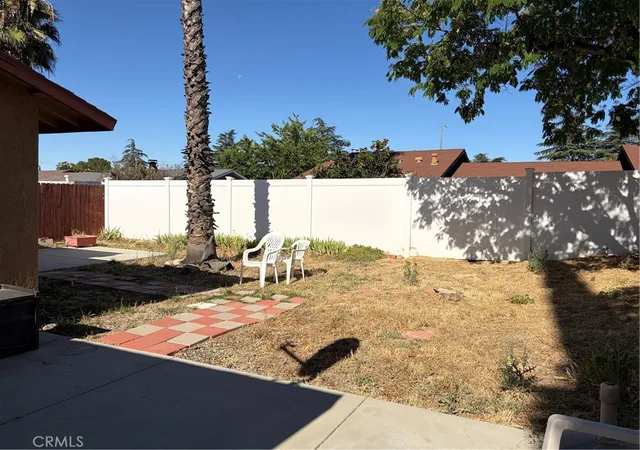 Listing Photo 2 - Condo for sale in building located at 265 Dawn, Banning, CA 92220 - Unit #