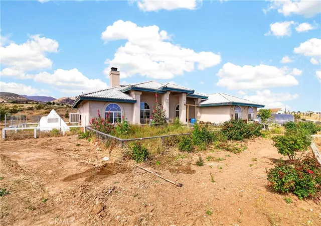 Photo 3 of Single family home for sale at 5445 Snow Line, Phelan, CA 92371 | MLS# PW26116884 | Listing updated on 2026-06-06
