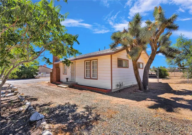 Photo 3 of Single family home for sale at 15129 Cedar St, Hesperia, CA 92345 | MLS# HD26123078 | Listing updated on 2026-09-26