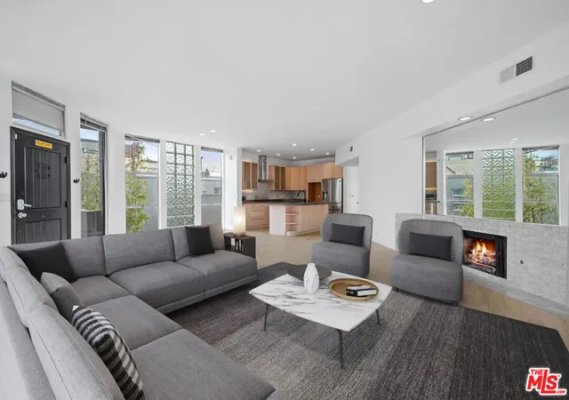 2nd image of 22 28th Pl, Venice, CA 90291 | MLS# 26843935