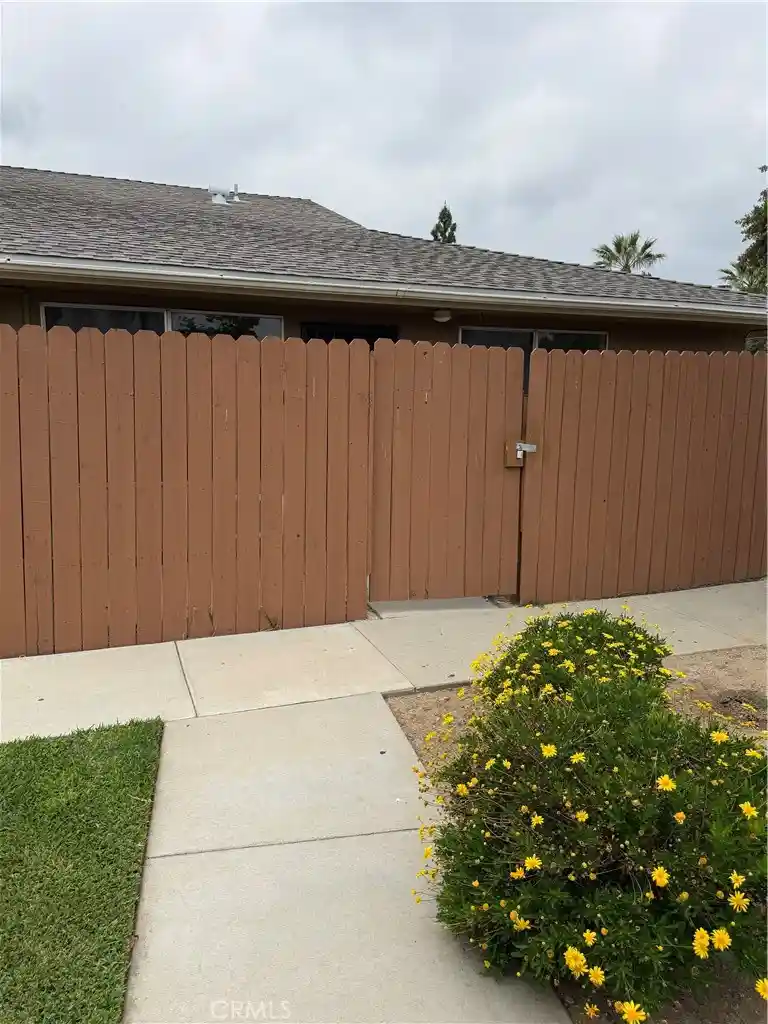 Listing Photo 1 - Condo for sale in 4711 Jackson located at 4711 Jackson, Riverside, CA 92503 - Unit 4711 Jackson