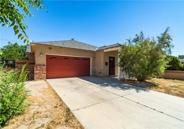 3rd image of 1315 W Avenue I, Lancaster, CA 93534 | MLS# SR26123158