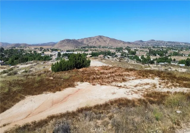 3rd image of 22300 O Ferrall Rd, Perris, CA 92570 | MLS# IG26123219