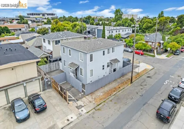 Photo 3 of Sale Pending at 978 75th Avenue, Oakland, CA 94621 | MLS# 41137423 | Listing updated on 2026-07-03