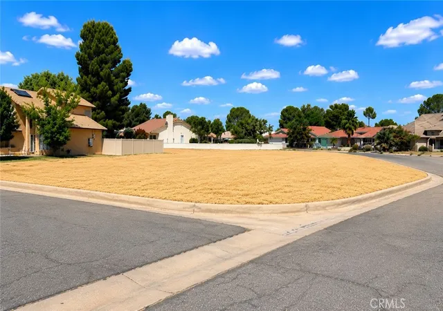 2nd image of 27960 Sunset Ct, Helendale, CA 92342 | MLS# HD26123260
