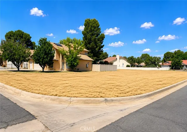3rd image of 27960 Sunset Ct, Helendale, CA 92342 | MLS# HD26123260