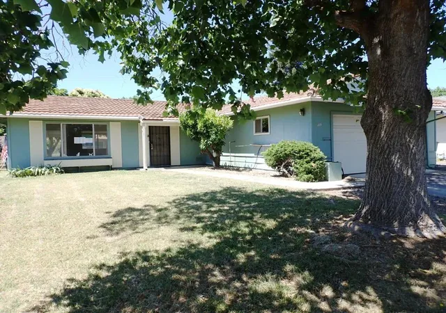 Photo 1 of Sale Pending at 169 Rainier Cir, Vacaville, CA 95687 | MLS# ML82050042 | Listing updated on 2026-09-28