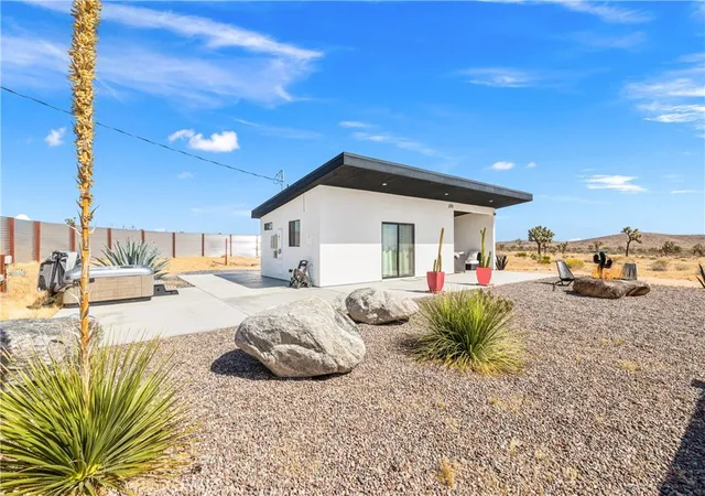 Photo 4 of Single family home for sale at 59226 Aberdeen, Yucca Valley, CA 92284 | MLS# OC26117577 | Listing updated on 2026-09-16
