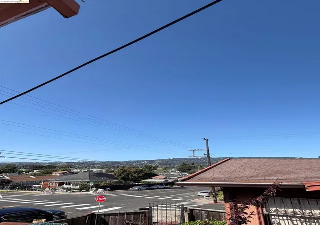 6th image of 2426 38th Ave, Oakland, CA 94601 | MLS# 41137439
