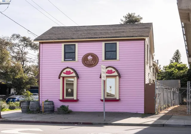 2nd image of 745 5th St, Oakland, CA 94607 | MLS# 41137442