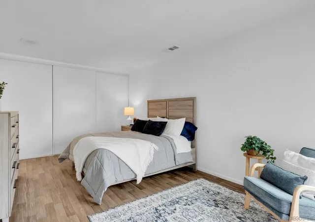 Photo 4 of Sale Pending at 2418 Caminito Zocalo, San Diego, CA 92107 | MLS# 260013725SD | Listing updated on 2026-06-11