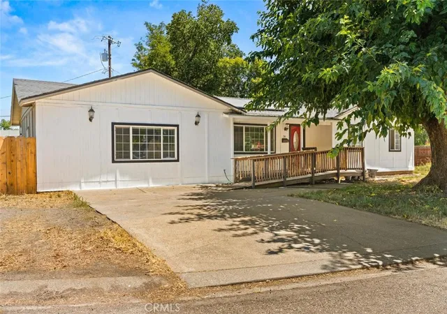 Photo 3 of Single family home for sale at 30 Mcglynn Dr, Red Bluff, CA 96080 | MLS# SN26122277 | Listing updated on 2026-08-05
