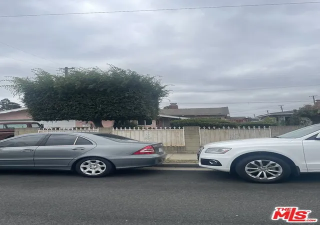 2nd image of 606 W Galavan St, Carson, CA 90745 | MLS# 26843925