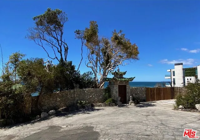 Photo 1 of Land for sale at 18842 Pacific Coast Hwy, Malibu, CA 90265 | MLS# 26844091 | Listing updated on 2026-10-06