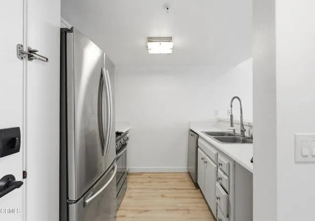 3rd image of 865 S B St #Q2, Oxnard, CA 93030 | MLS# V1-36843