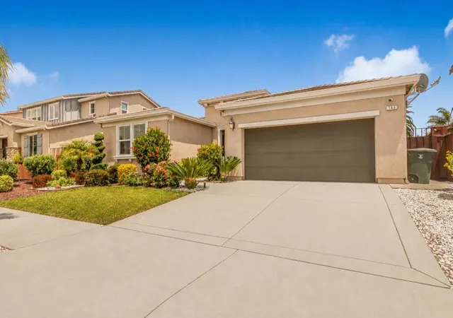 1st image of 160 San Lorenzo Dr, Hollister, CA 95023 | MLS# ML82050063