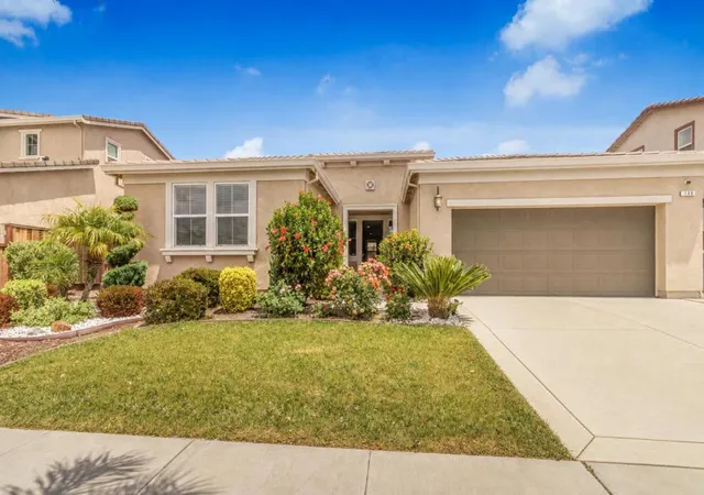 2nd image of 160 San Lorenzo Dr, Hollister, CA 95023 | MLS# ML82050063