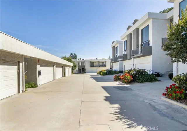 Homes for sale in Calabasas, CA | 4327 Freedom, Calabasas, CA 91302 | Houzeo