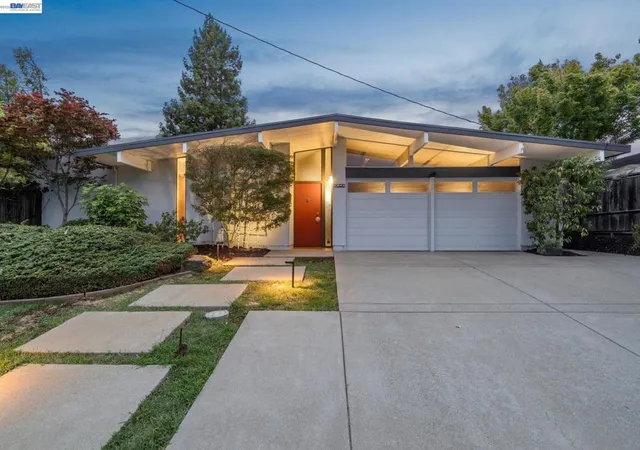 Photo 1 of Sale Pending at 5842 Highwood Rd, Castro Valley, CA 94552 | MLS# 41137480 | Listing updated on 2026-07-02