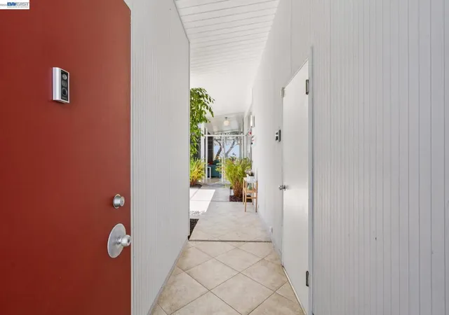 Photo 3 of Sale Pending at 5842 Highwood Rd, Castro Valley, CA 94552 | MLS# 41137480 | Listing updated on 2026-07-02