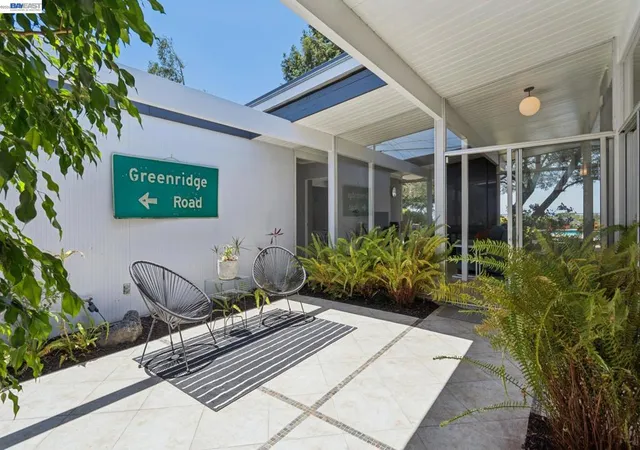 Photo 4 of Sale Pending at 5842 Highwood Rd, Castro Valley, CA 94552 | MLS# 41137480 | Listing updated on 2026-07-02