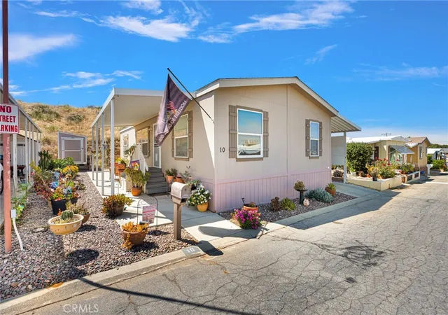 Photo 2 of Manufactured home for sale at 10320 Calimesa Blvd Sp 10, Calimesa, CA 92320 | MLS# HD26123564 | Listing updated on 2026-10-02