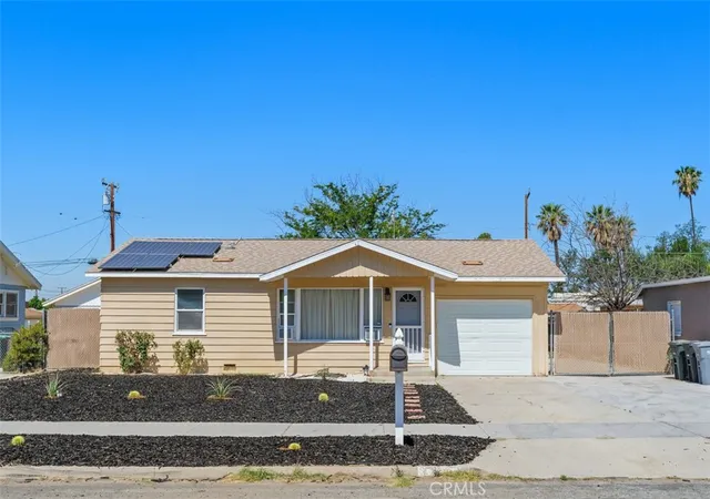 Photo 1 of Single family home for sale at 415 S Carmalita, Hemet, CA 92543 | MLS# IG26111848 | Listing updated on 2026-10-01