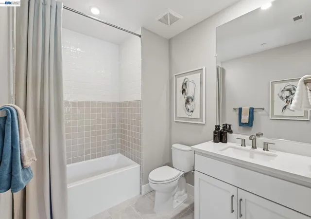 Listing Photo 4 - Condo for sale in building located at 2003 Cascade Wy, San Ramon, CA 94583