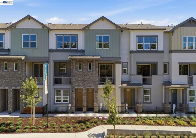 Photo 1 of Condo for sale at 2009 Cascade Way, San Ramon, CA 94583 | MLS# 41137483 | Listing updated on 2026-09-04