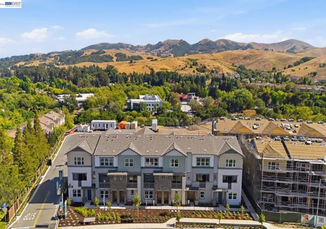 Photo 3 of Condo for sale at 2009 Cascade Way, San Ramon, CA 94583 | MLS# 41137483 | Listing updated on 2026-09-04